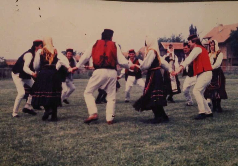 Gluvo glamočko kolo