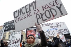 'Wyskrobać rząd', 'Aborcja w obronie życia'. Zobacz hasła warszawskiej Manify