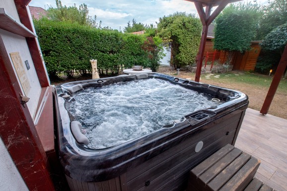 Od brzih montažnih bazena do luksuznih đakuzija! Ovo tržište u Srbiji doživljava bum:  Evo koliko košta "ključ u ruke" i šta se najviše traži (FOTO)