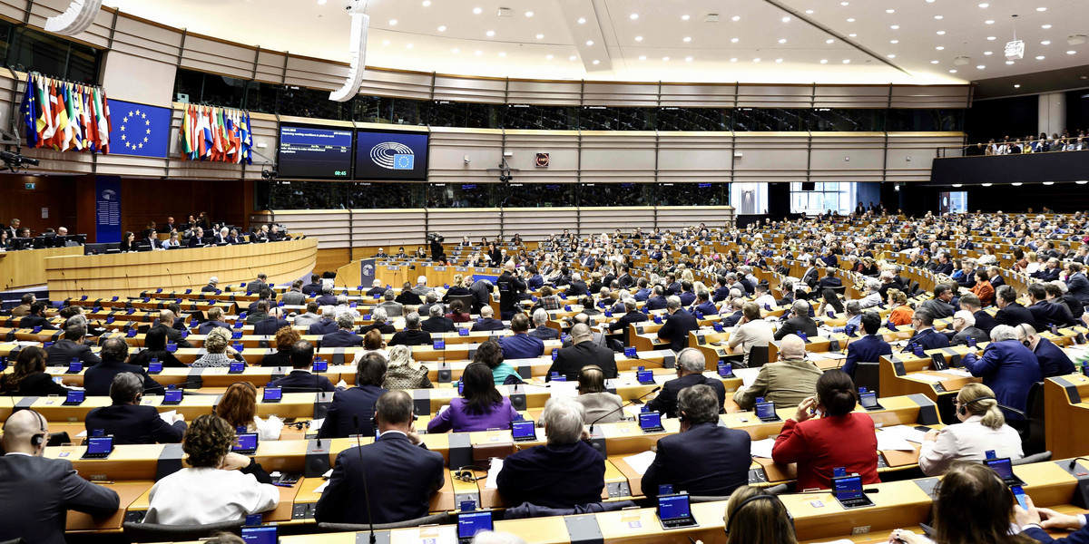 Europosłowie musieli opuścić salę plenarną.