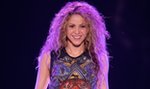 Uśmiechnięta Shakira uczy się surfingu pod okiem przystojnego instruktora. Już zapomniała o Pique?