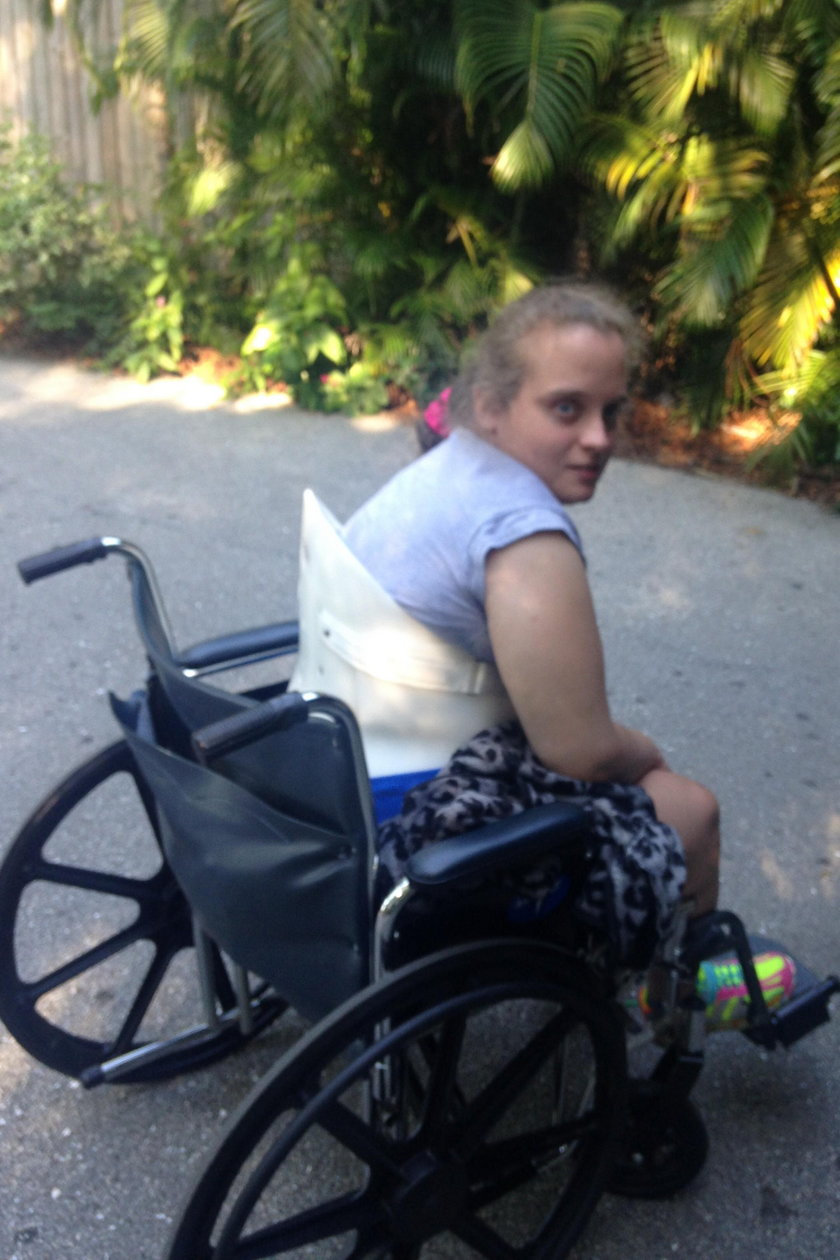 Lekarze w Polsce skazali ją na wózek, a ona chodzi