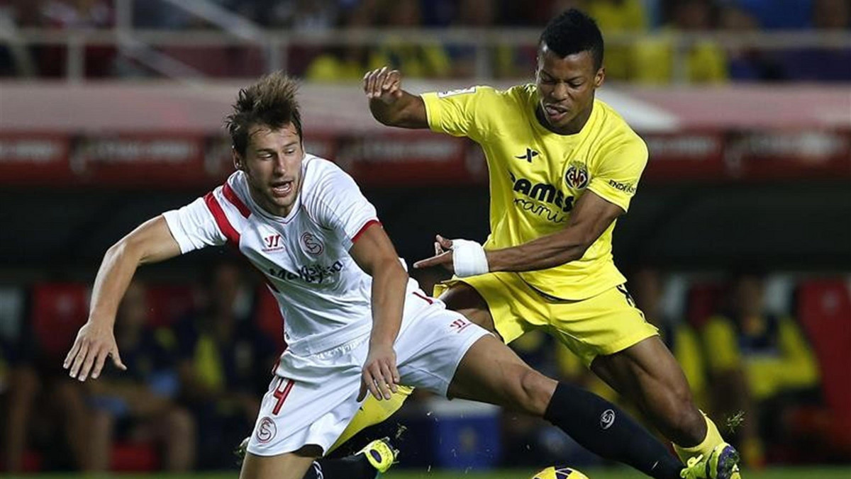 Villarreal CF przegrał z Sevilla FC 1:3 (0:2) w pierwszym meczu 1/8 finału Ligi Europy. Cały mecz w zespole z Andaluzji rozegrał Grzegorz Krychowiak. Reprezentant Polski od 9. minuty grał z żółtą kartką na koncie, która wyklucza go z udziału w spotkaniu rewanżowym.