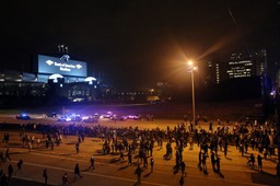 USA: Kolejne protesty w Charlotte, władze wprowadzają godzinę policyjną