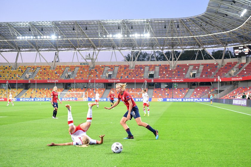 El. piłkarskich ME kobiet Polska - Czechy 0:2 