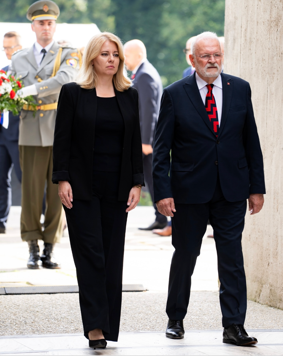 Bývalí prezidenti SR Zuzana Čaputová a Ivan Gašparovič na oslavách 81. výročia Slovenského národného povstania (SNP) v Banskej Bystrici.