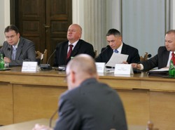 Kłótnia zamiast obrad komisji śledczej