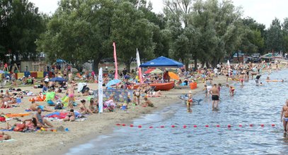 Uwaga! Zamknięto popularne kąpielisko. To ulubione jezioro warszawiaków