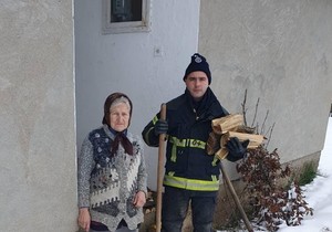 Vatrogasac Miloš Nikolić pomaže ugroženima u selima Opštine Vladimirci