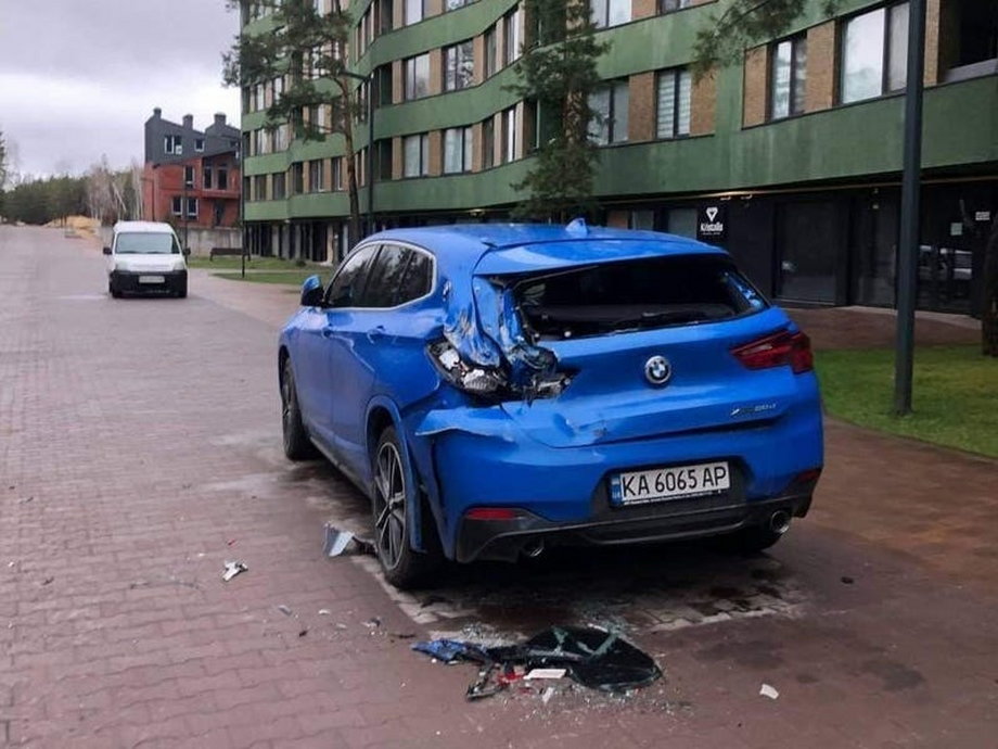 Samochód jego żony został również uszkodzony podczas rosyjskiego ostrzału w mieście