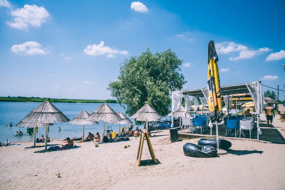 (FOTO, VIDEO) Srpska "Kopakabana" na samo sat vremena od Beograda: Čista voda, besplatan ulaz i plaže kao na moru