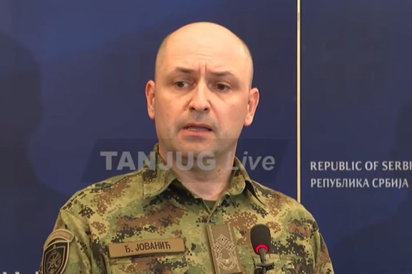 "LICE IZ GRUPE MIGRANATA TREBALO DA IZVRŠI DIVERZIJU" Direktor VBA o pronađenom eksplozivu kod Kanjiže: "Proizveden u Americi, Vojska Srbije se ne meša u političke procese u drugim zemljama" (VIDEO)