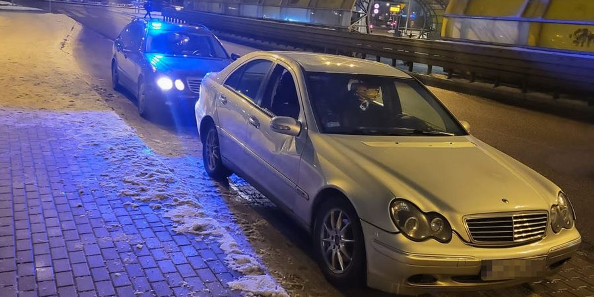 33-latek z Gdańska pędził mercedesem i zażywał narkotyki