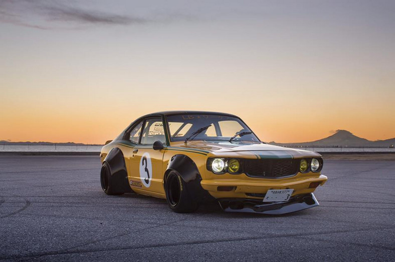 Mazda RX3 Liberty Walk - pogromca gigantów