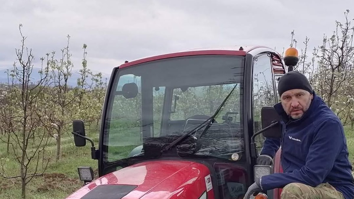 (FOTO) OVO JE IMANJE NA SELU KOJE NENAD JEZDIĆ NIJE HTEO DA PRODA Nalazi se kod Valjeva, izgradio ogromnu kuću u kojoj živi sa ženom i četvoro dece