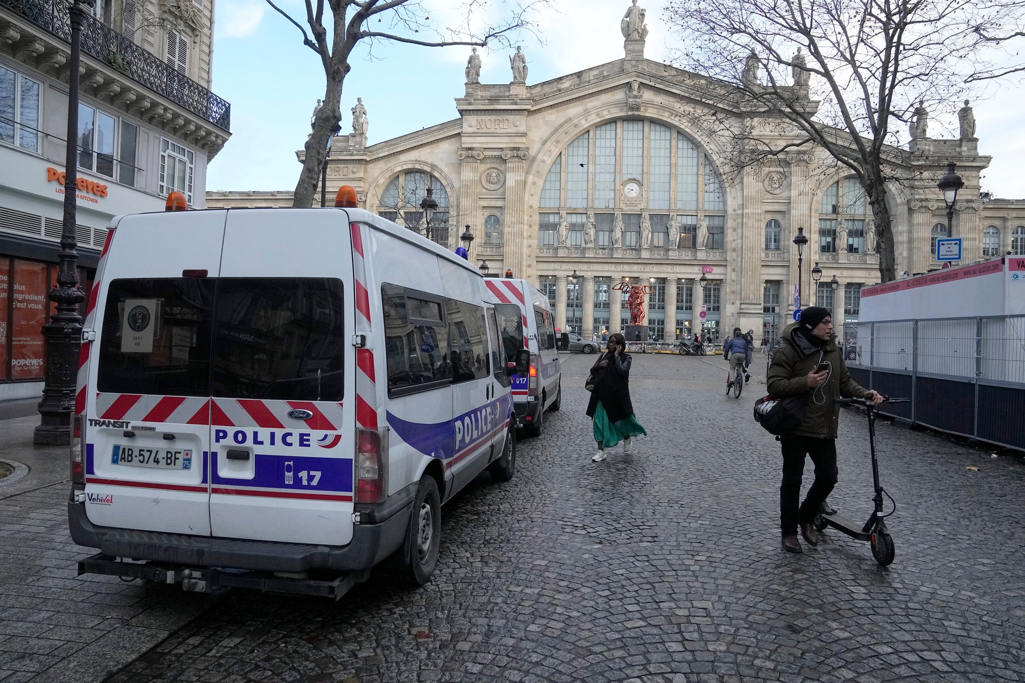 Rušná vlaková stanica Gare du Nord v Paríži slúži ako uzol pre vlaky do Londýna a severnej Európy.