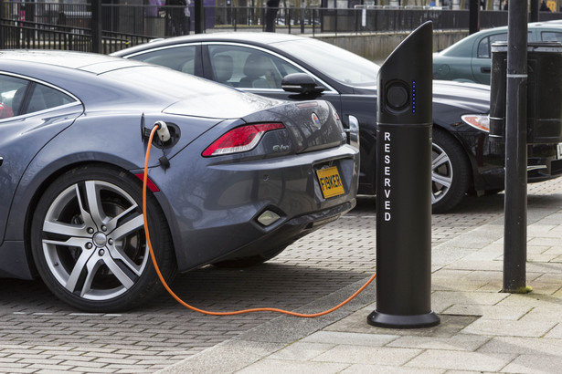 Punkt ładowania baterii samochodów elektrycznych