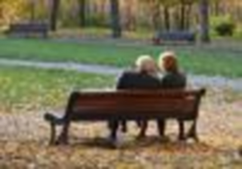 Rządowy projekt ustawy o emeryturach pomostowych zakłada, że będą one przysługiwać osobom, które przed 1 stycznia 1999 r. co najmniej 15 lat pracowały w warunkach szczególnych lub wykonują prace o szczególnym charakterze. Na emeryturę pomostową będzie można przejść na pięć lat (w kilku przypadkach na 10 lat) przed osiągnięciem wieku emerytalnego (czyli w wieku 55 lat - kobiety i 60 lat - mężczyźni).