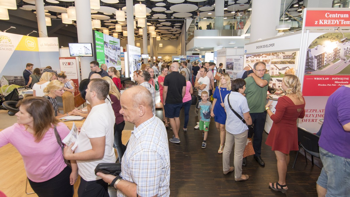 Za dwa tygodnie meczem z Wisłą Kraków piłkarze Śląska Wrocław zainaugurują tegoroczne występy przed własną publicznością. Poza spotkaniami WKS-u, na wrocławskim stadionie odbędzie się także wiele innych ciekawych imprez. Już w ten weekend na arenie na Pilczycach odbędą się targi mieszkaniowe.