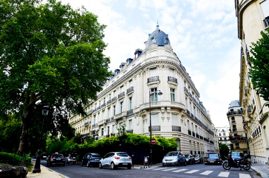 Stambena zgrada u Aveniji Foš u Parizu u kojoj je Džefri Epstajn imao stan