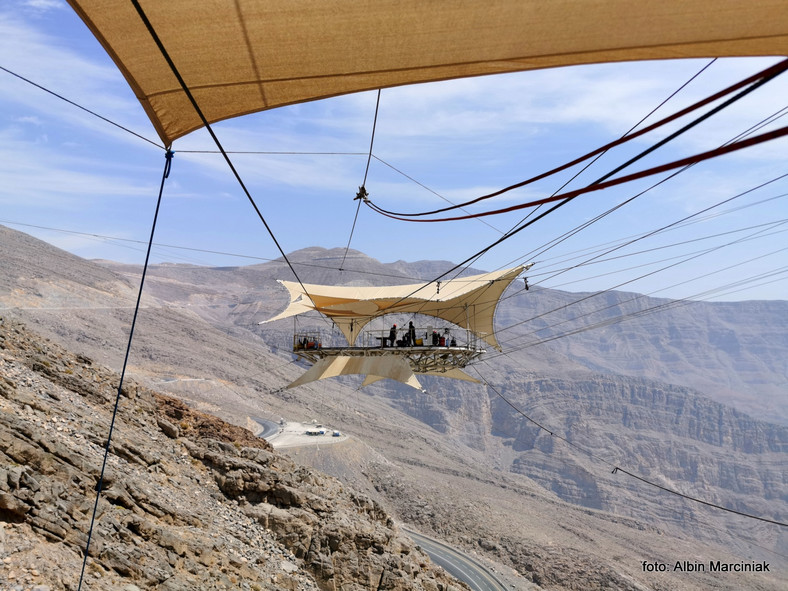 Najdłuższa tyrolka na świecie Zipline Jebel Jais w regionie Ras al-Chajma, ZEA