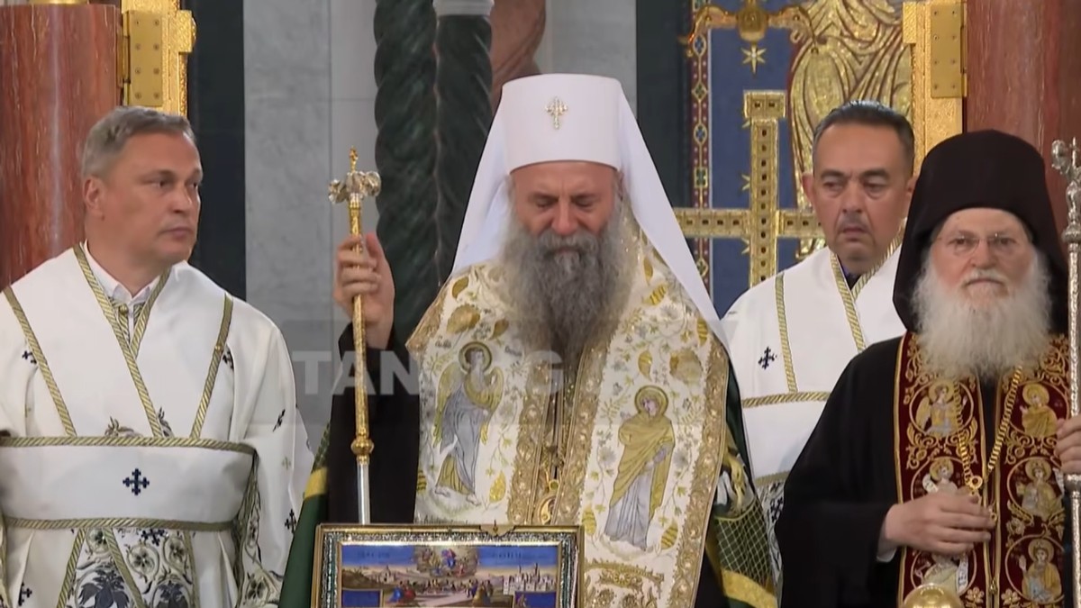 Momenat kad Patrojarh Porfirije plače