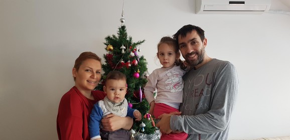Monika i Srboljub sa ćerkom Hanom i sinom Mihajlom