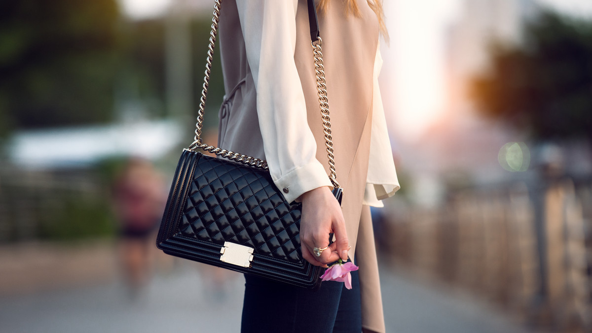 Pikowane torebki jak od Chanel do kupienia w sieciówkach - Moda