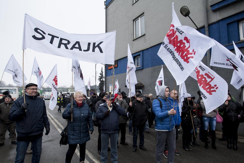 Protest pracowników Odlewni Żeliwa w Zawierciu