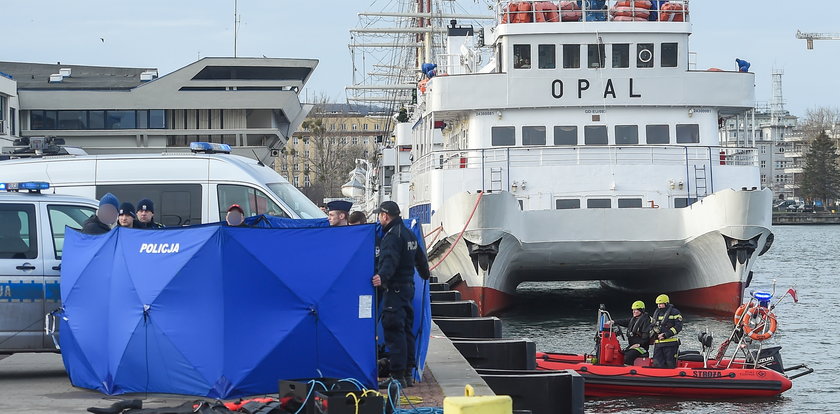 Gdynia. Samochód osobowy wpadł do portowego basenu. Nurkowie wyciągnęli ciało