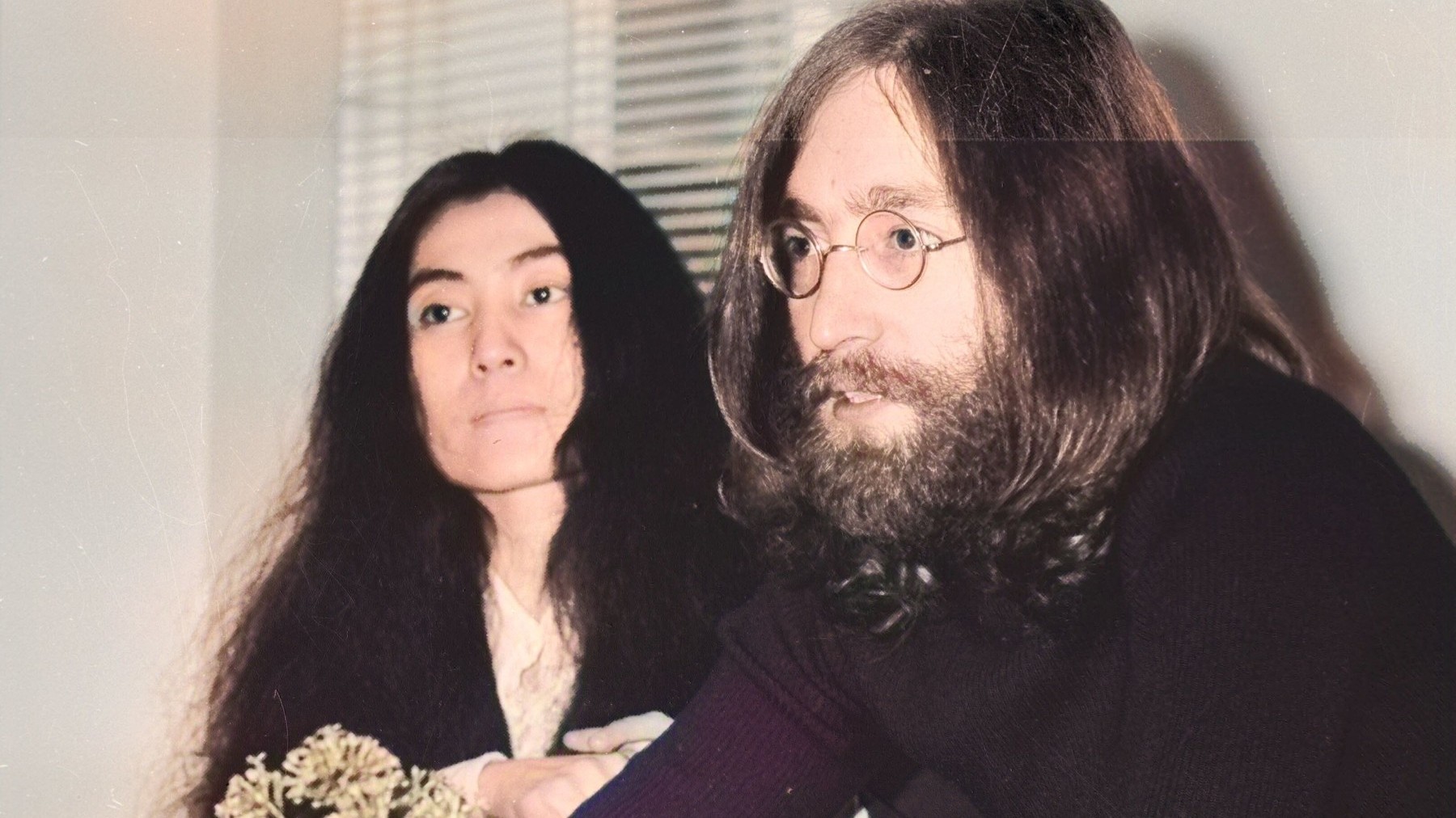 Yoko Ono a John Lennon. 