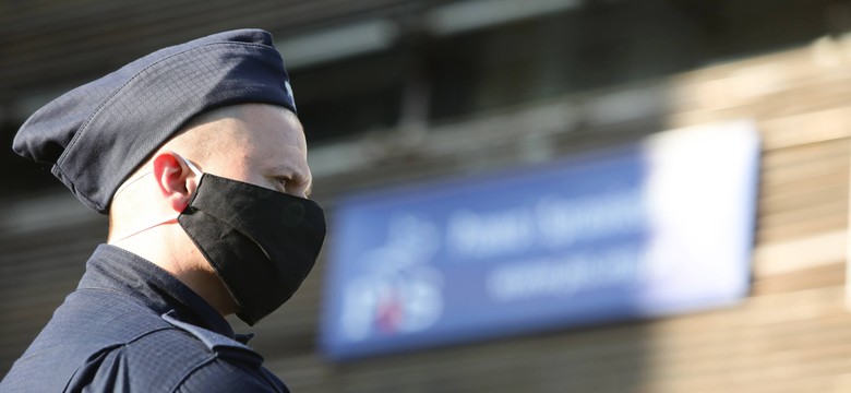 Przepisy dają zbyt duże uprawnienia policji? Oto co Polacy sądzą o restrykcjach