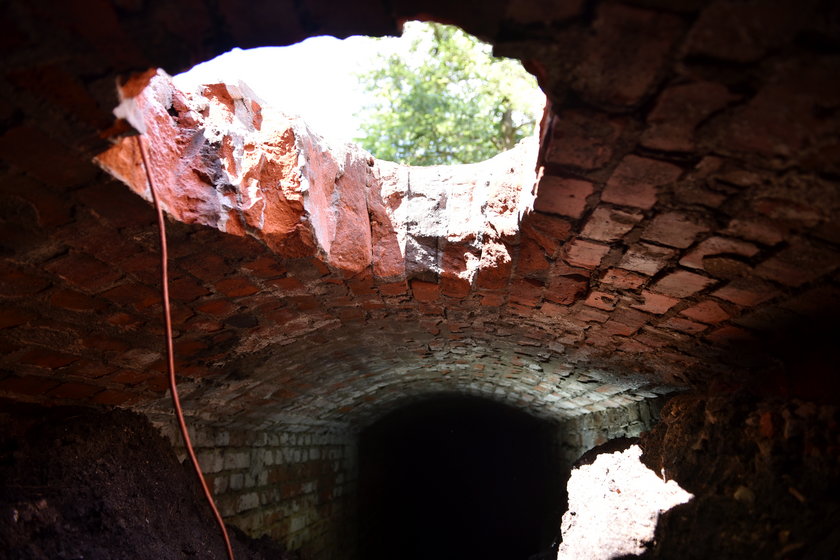 Na ulicy Tuwima odkryto podziemny schron