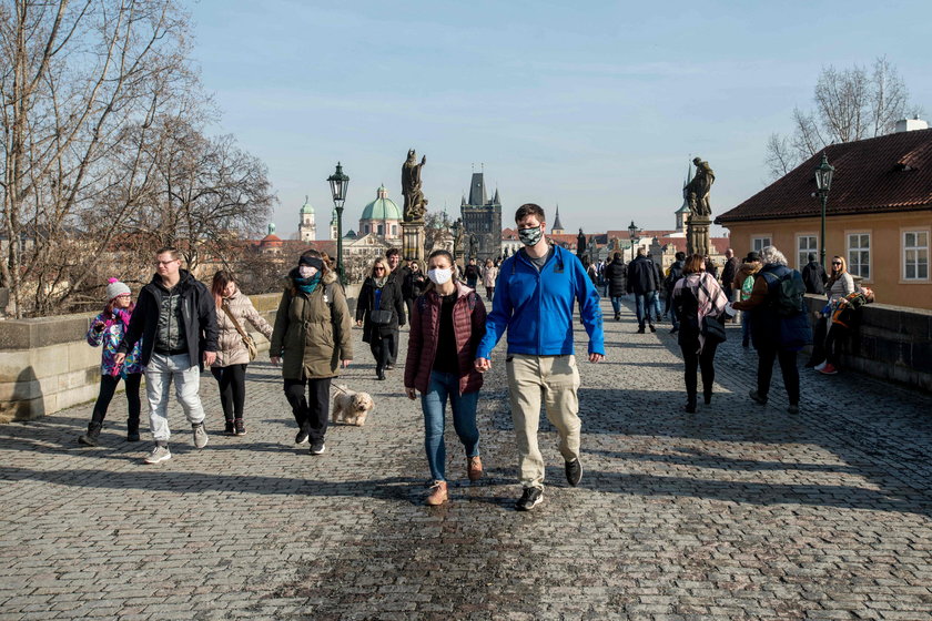 Tak wyglądają maseczkowe restrykcje w Europie: Niemczech, Austrii i Czechach