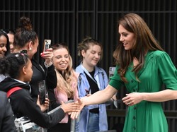 "Buty wszystko zepsuły". Księżna Kate źle skomponowała stylizację? [FOTO]