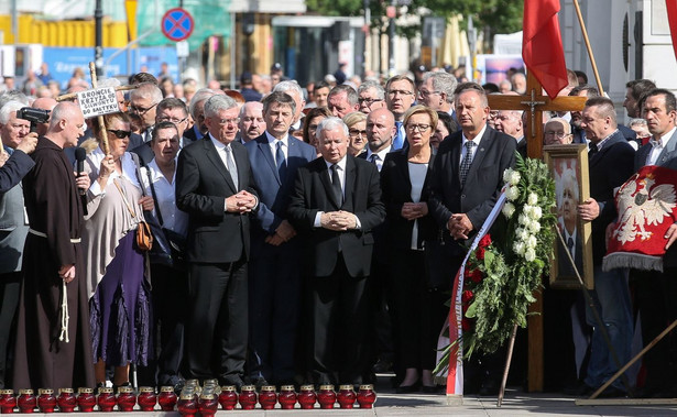 "Jaki jest cel tego, żeby przeszkadzać tym osobom, które od 86 miesięcy to robią, a ci państwo, którzy przeszkadzają pojawiają się w ostatnich pięciu czy sześciu miesiącach" - powiedział Łapiński.