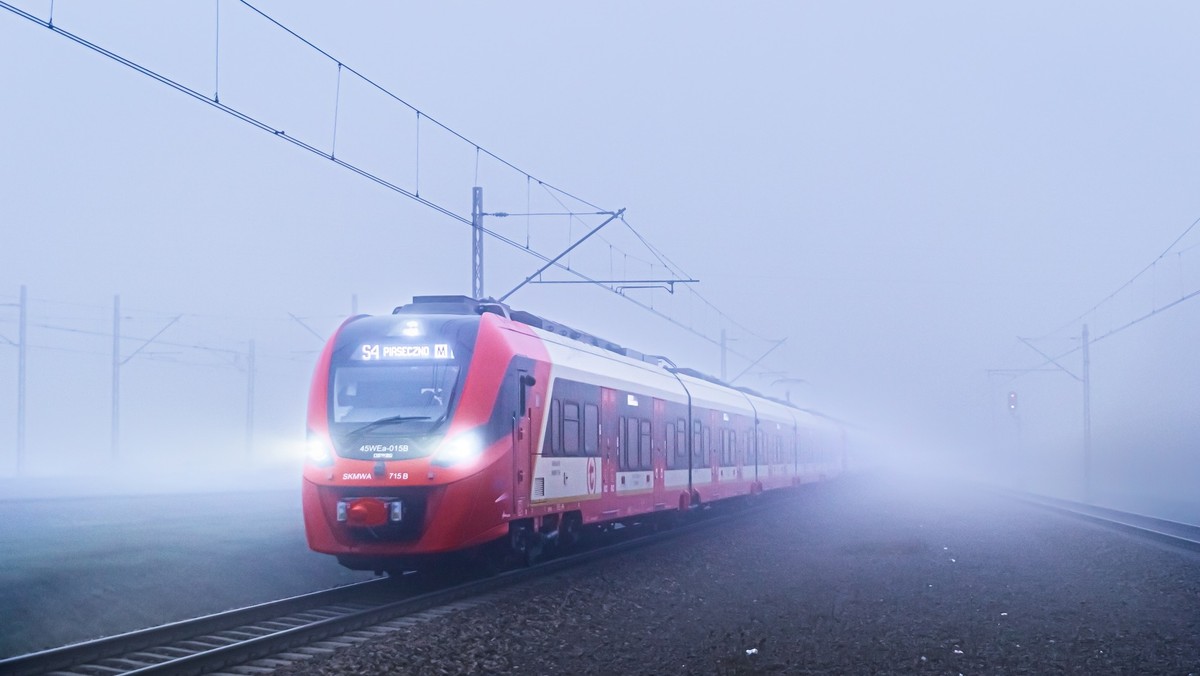 Pociąg potrącił mężczyznę. Wielkie utrudnienia w Warszawie