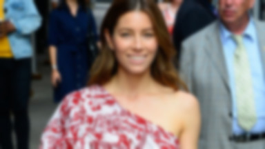 Jessica Biel w sukience w kwiaty. Śliczna!