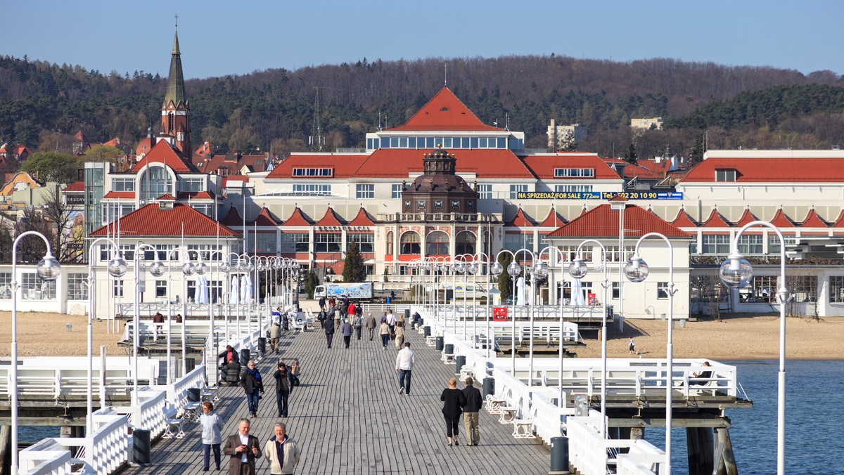 Sopot: meleksy robią za śmieciarki