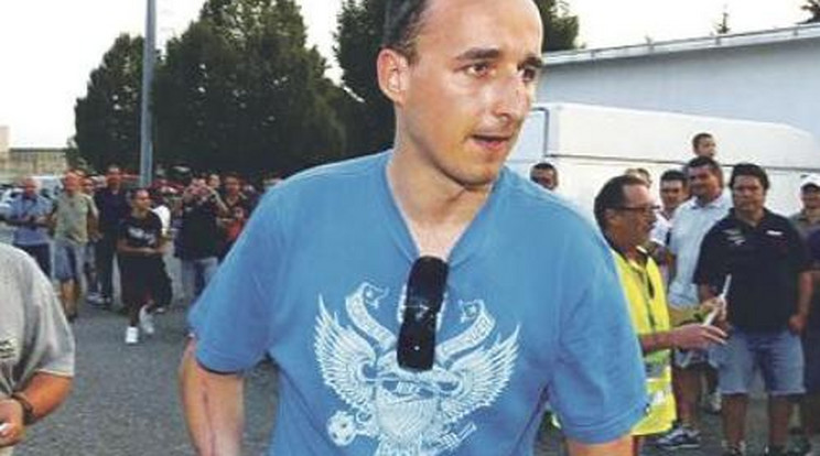 Alig mozog Kubica keze