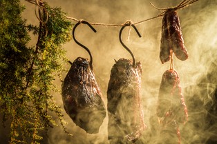 Inspekcja weterynaryjna sprawdzi wędliny. Ale producenci mają robić to też sami