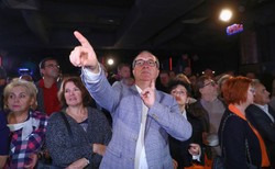 "Morawiecki zachowuje się jak facet w krótkich majtkach". Szef SLD nie zostawia suchej nitki na premierze