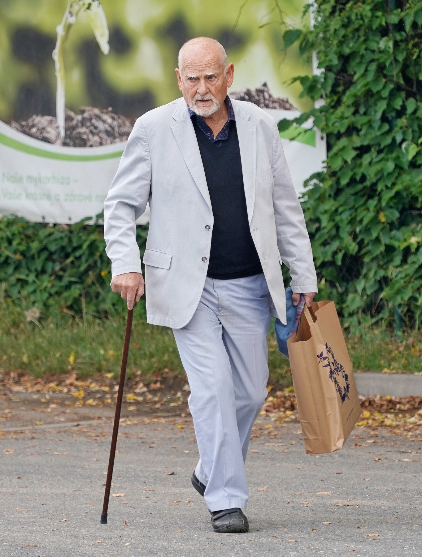 Český kostýmový výtvarník Theodor Pištěk. 