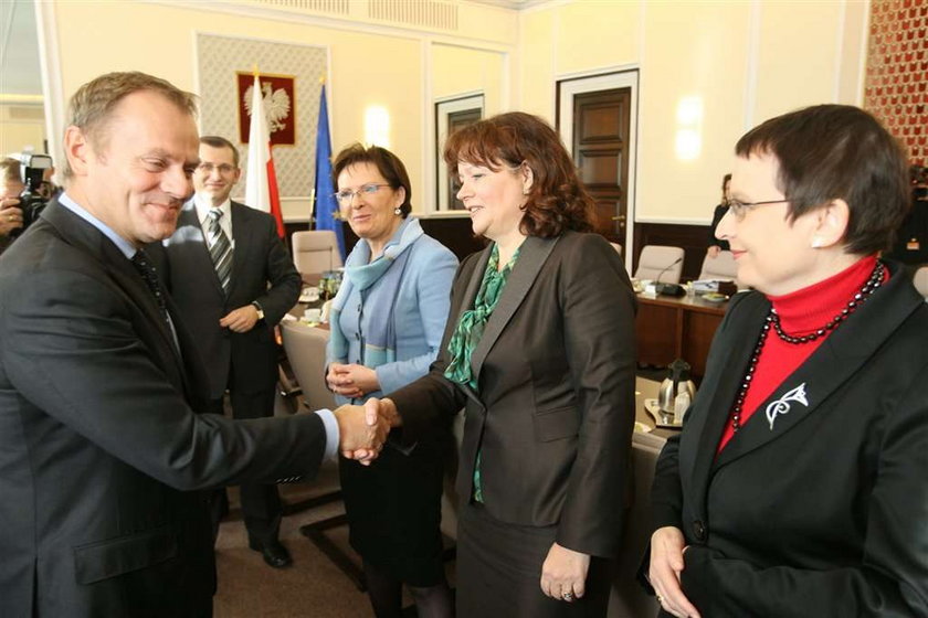 Dramat Tuska. Nie znosi chodzić w krawacie, a musi