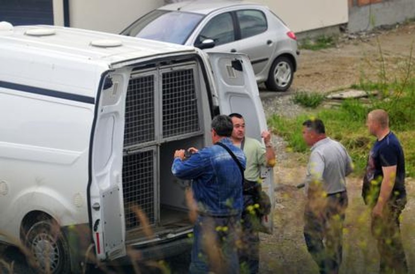 Radnici Zoohigijene odvoze napadača