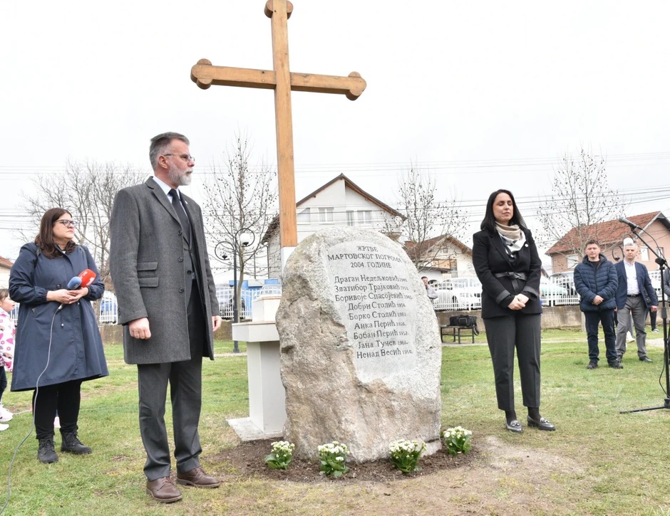 Dejan Ristić kaže da su 17. marta 2004. godine u plamenu mržnje nestajali vekovi postojanja i trajanja