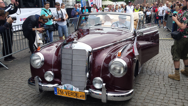 Mercedes 300 Adenauer cabrio z 1954 r.