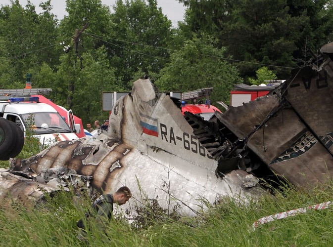 Wrak samolotu Tu-134, który rozbił się w Rosji