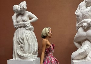 Haljine koje će obeležiti proleće i leto: Od satenskih modela do boho krojeva