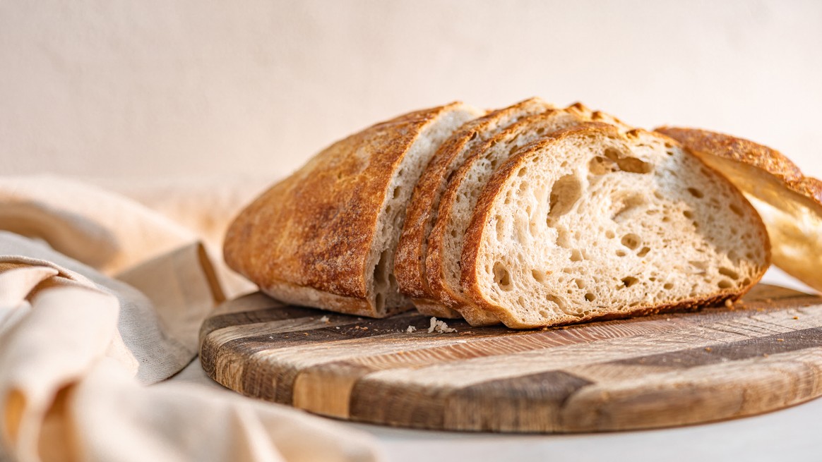 Praktické balenie chleba, ktoré vám ničí chuť aj zdravie.